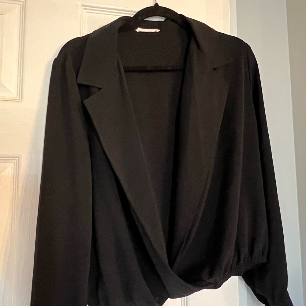 Chic Black blouse